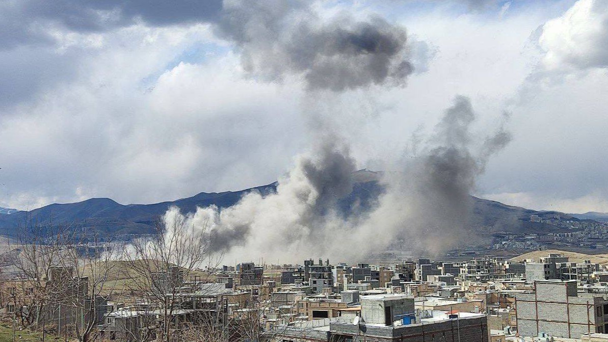Widespread Airstrikes Target Military and Security Centers Across Rojhelat
